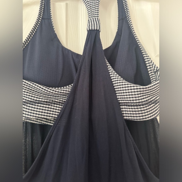 Lululemon sports athletic top navy and white - Picture 5 of 5